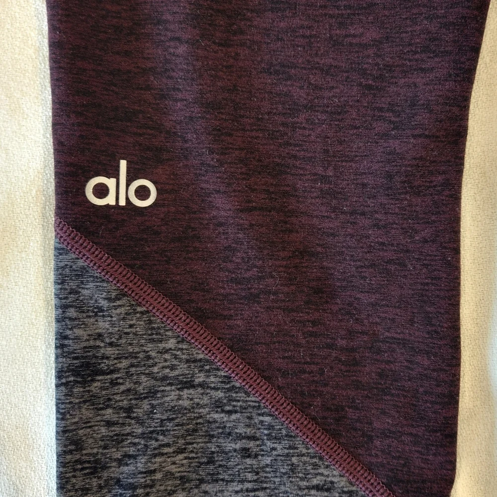 Alo Yoga Sheila Leggings Colorblock Size XS Burgandy Gray